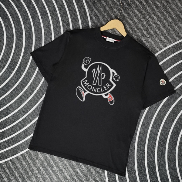 モンクレールTシャツ正面デザイン